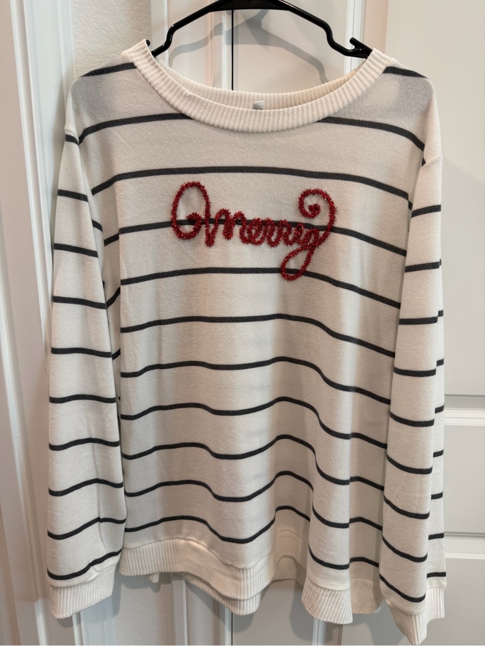 Women's Top in Black and Cream